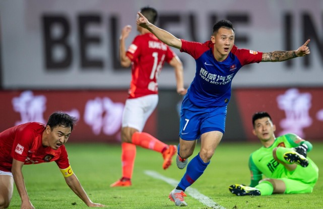 
中超转会市场又涌入6条大鱼 三人已敲定新东家 未来值得期待‘milan米兰’(图2)