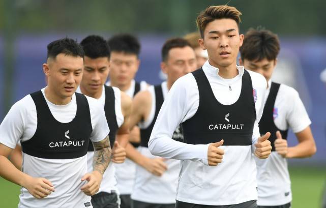 
中超转会市场又涌入6条大鱼 三人已敲定新东家 未来值得期待‘milan米兰’(图3)